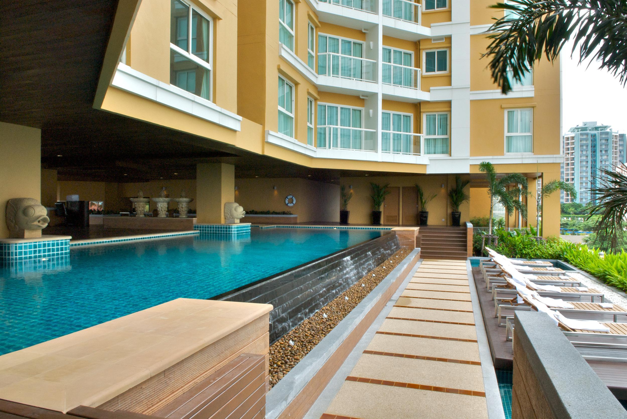 The Narathiwas Hotel & Residence Sathorn Bangkok Extérieur photo