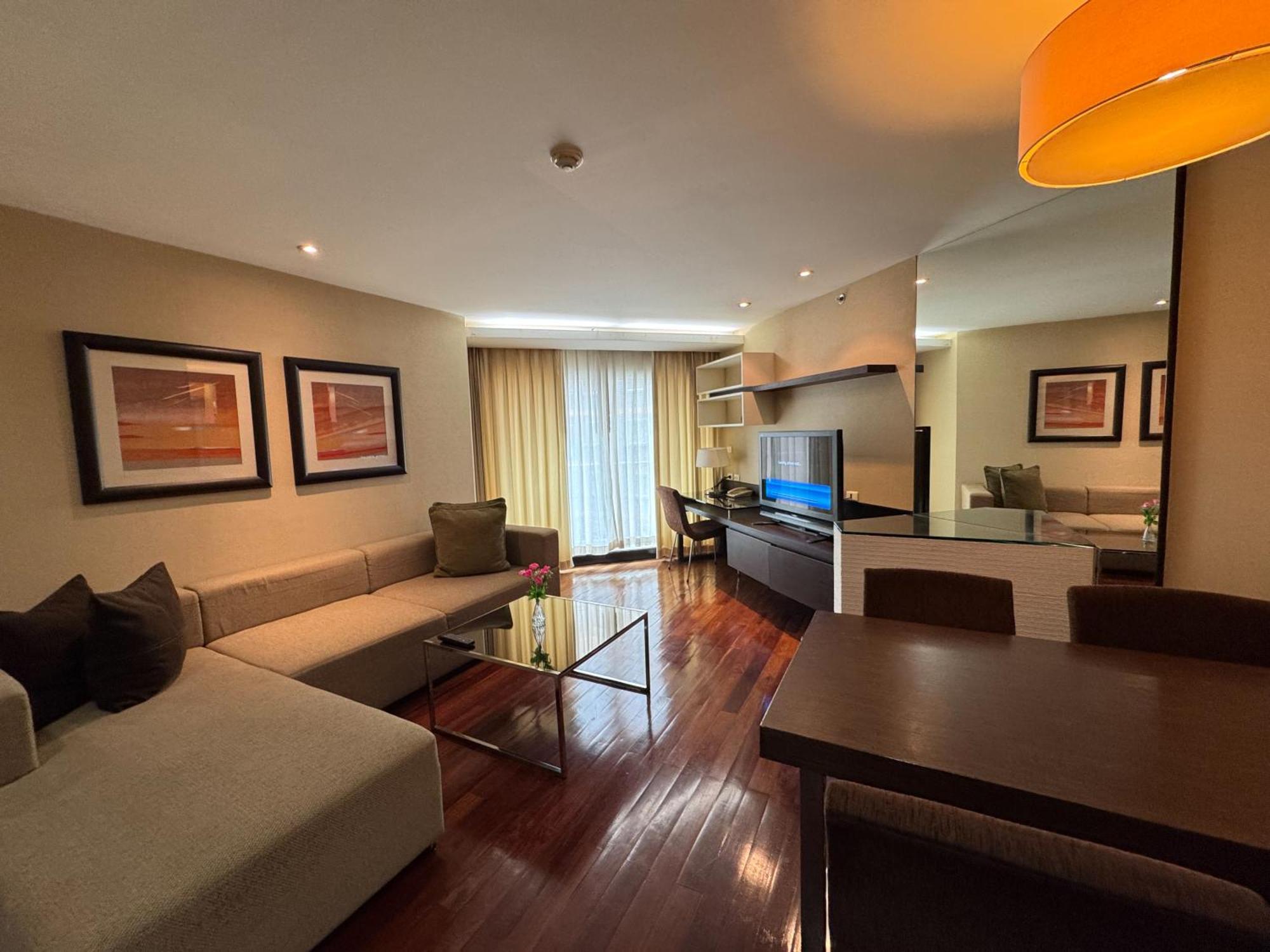 The Narathiwas Hotel & Residence Sathorn Bangkok Extérieur photo