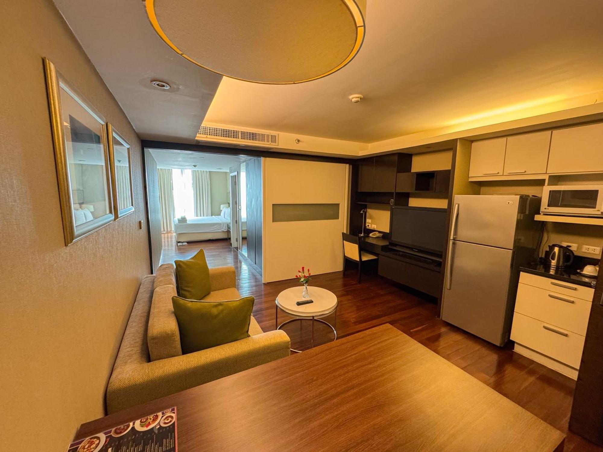 The Narathiwas Hotel & Residence Sathorn Bangkok Extérieur photo