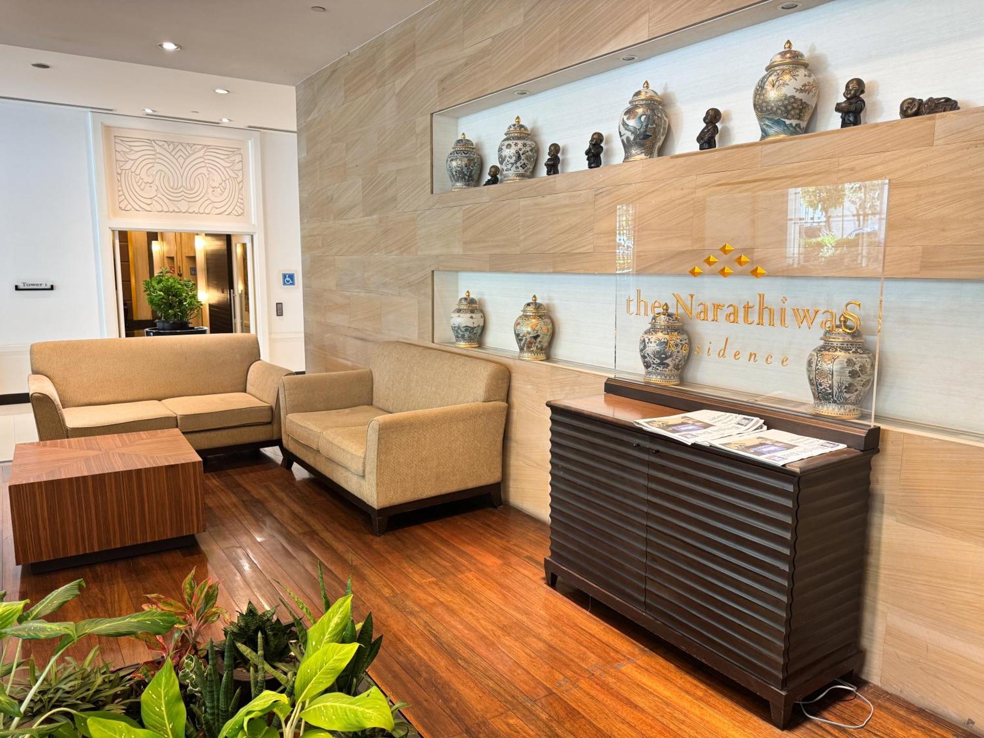 The Narathiwas Hotel & Residence Sathorn Bangkok Extérieur photo