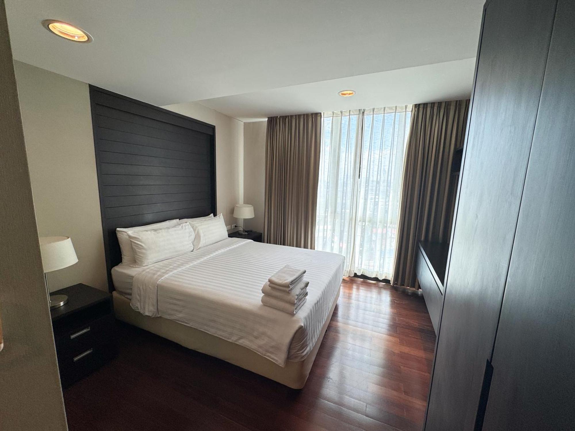 The Narathiwas Hotel & Residence Sathorn Bangkok Extérieur photo