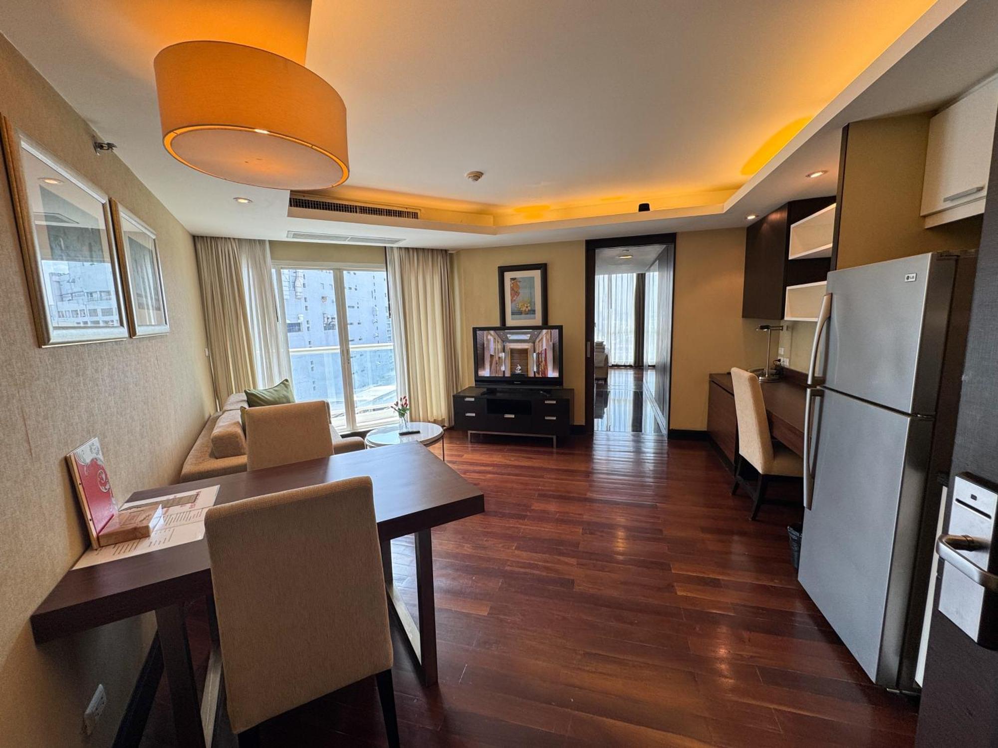 The Narathiwas Hotel & Residence Sathorn Bangkok Extérieur photo