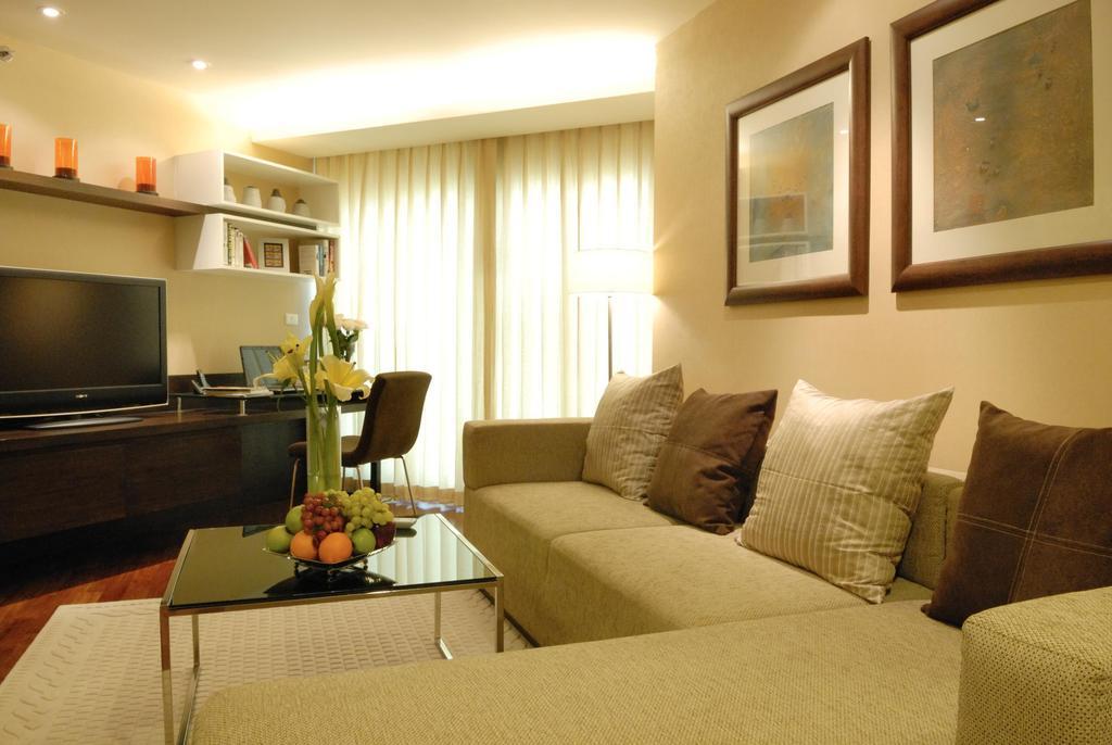 The Narathiwas Hotel & Residence Sathorn Bangkok Extérieur photo