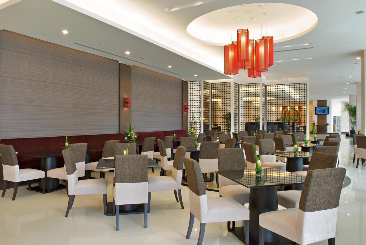 The Narathiwas Hotel & Residence Sathorn Bangkok Extérieur photo