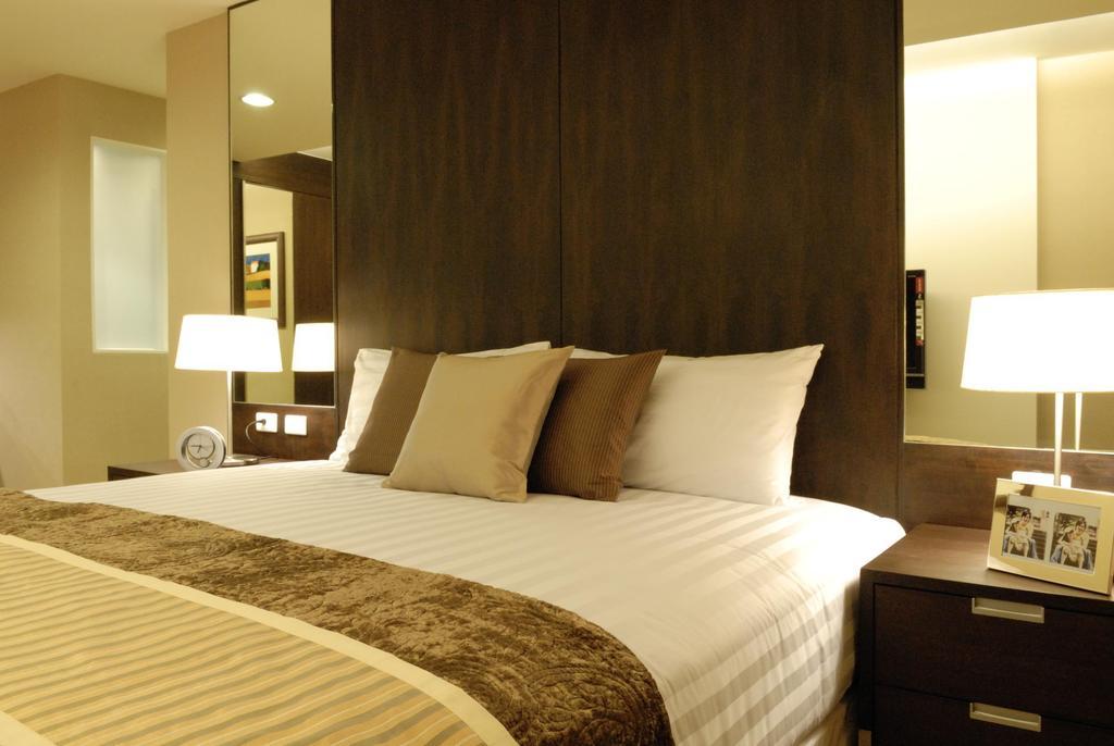 The Narathiwas Hotel & Residence Sathorn Bangkok Extérieur photo