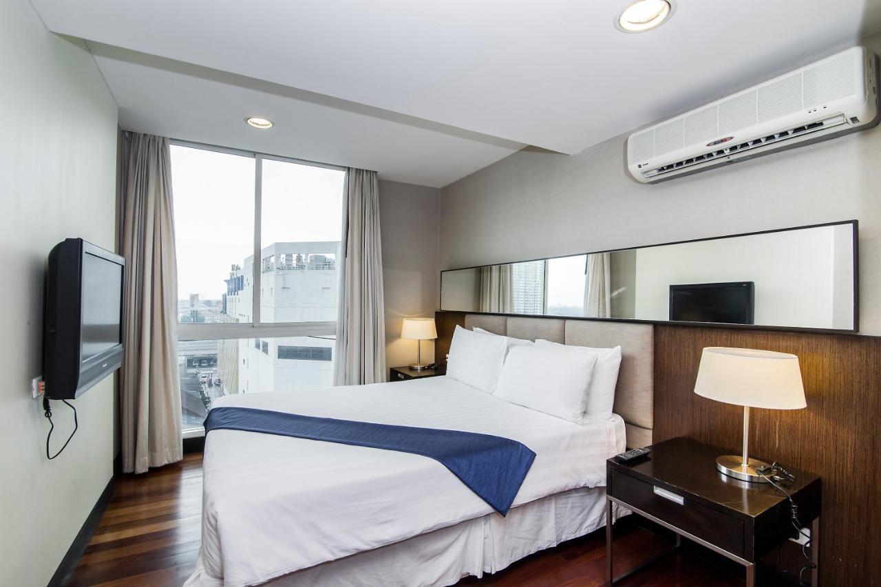 The Narathiwas Hotel & Residence Sathorn Bangkok Extérieur photo